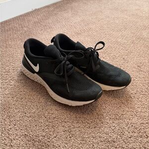 Nike Black and White Lace-Up Running Sneakers